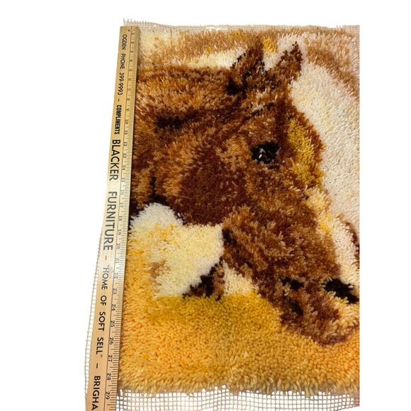 Vintage 70s Latch Hook Brown Horse Head Finished Gallery Wall Art or Rug 20x29” - Picture 4 of 7